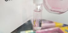 Load image into Gallery viewer, Chance Chanel Eau Tendre Eau de Parfum EDP 1.5ml 0.05oz Her Perfume Vial in Card - Perfume Gallery