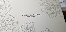 Load image into Gallery viewer, Marc Jacobs Classic EDP 3 Piece GIFT SET for Women Lotion Spray Mini RARE IN BOX - Perfume Gallery