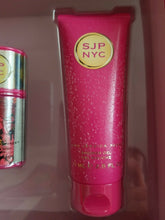 Load image into Gallery viewer, SJP Sarah Jessica Parker NYC 4 Piece Eau de Toilette EDT GIFT SET for Women RARE - Perfume Gallery