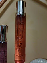 Load image into Gallery viewer, Sex in the City KISS / FEELINGS 4 Pc 6 Pc EDP Eau de Parfum Gift Set for Women - Perfume Gallery