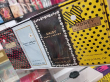 Load image into Gallery viewer, Marc Jacobs 4 Pc MINI EDP EDT Set HONEY + DAISY + DOT + DAISY DREAM for Women - Perfume Gallery