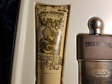 Load image into Gallery viewer, True Religion BIG T Classic Cologne MEN 1.7 oz 50ml EDT Spray 3 Pc GIFT SET RARE - Perfume Gallery