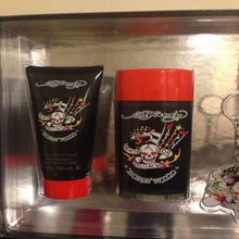 Load image into Gallery viewer, Ed Hardy BORN WILD Men 5 Pc GIFT SET 3.4oz 3 oz BW 2.75 Deo Key Chain .25oz NEW - Perfume Gallery