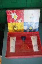 Load image into Gallery viewer, Liz Claiborne Original 3.4 oz EDT Spray Gift SET + BODY LOTION + SHOWER GEL NEW
