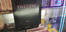 Load image into Gallery viewer, Valentino Uomo 1.2 ml 0.04 oz EDT Eau de Toilette Spray for Men New in Vial Card - Perfume Gallery
