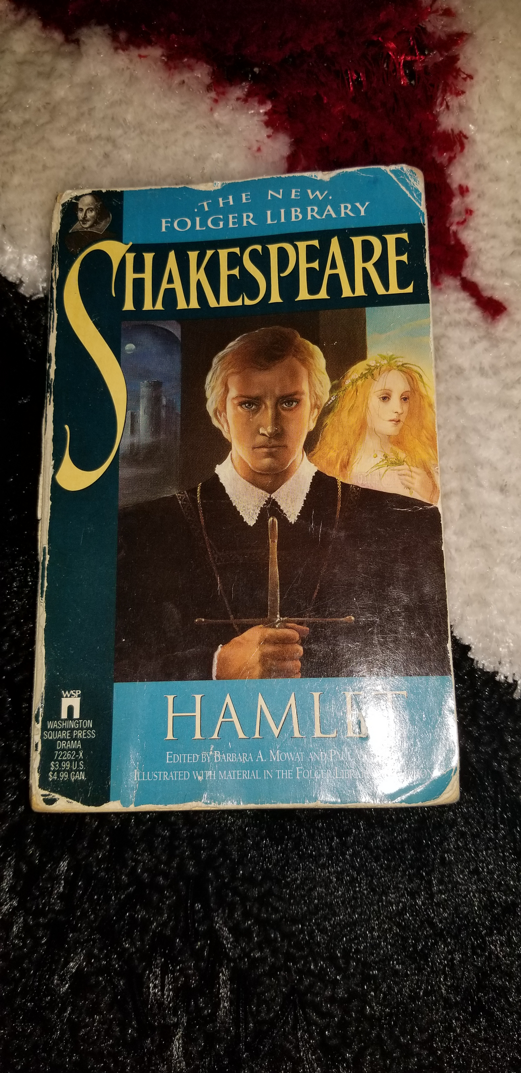 Paperback Book Hamlet Shakespeare The New Folger Library Used Vintage Condition - Perfume Gallery