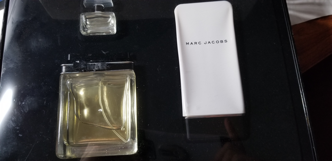 Marc Jacobs Classic EDP 3 Piece GIFT SET for Women Lotion Spray Mini RARE IN BOX - Perfume Gallery