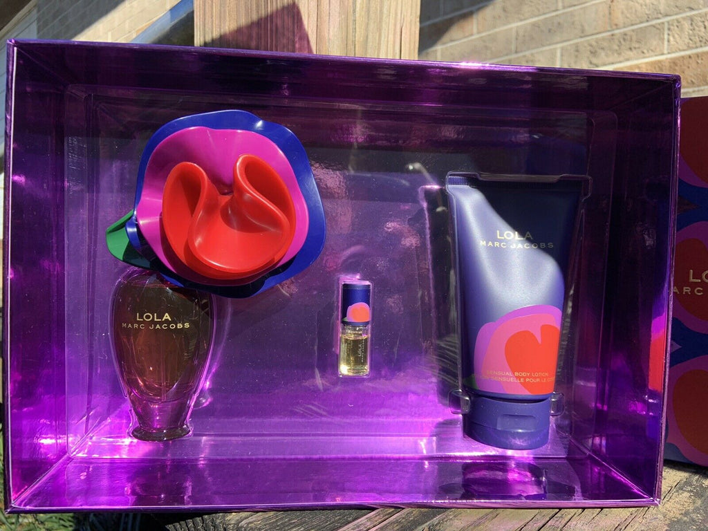 Lola by Marc Jacobs 3 Piece EDP Pc GIFT SET 1.7 5.1 .10 oz / 50 150 3ml + Lotion - Perfume Gallery